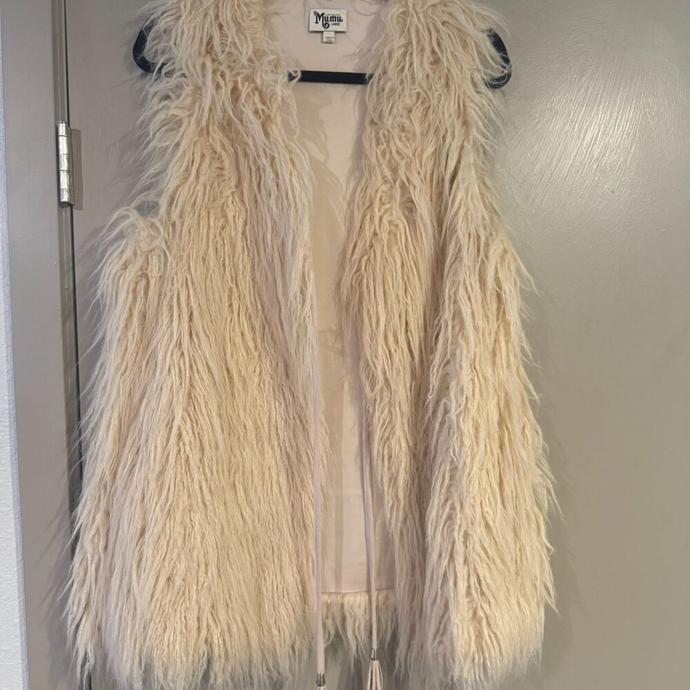 Show Me Your Mumu Cabin Cozy Faux Fur Vest in Ivory - Size Large